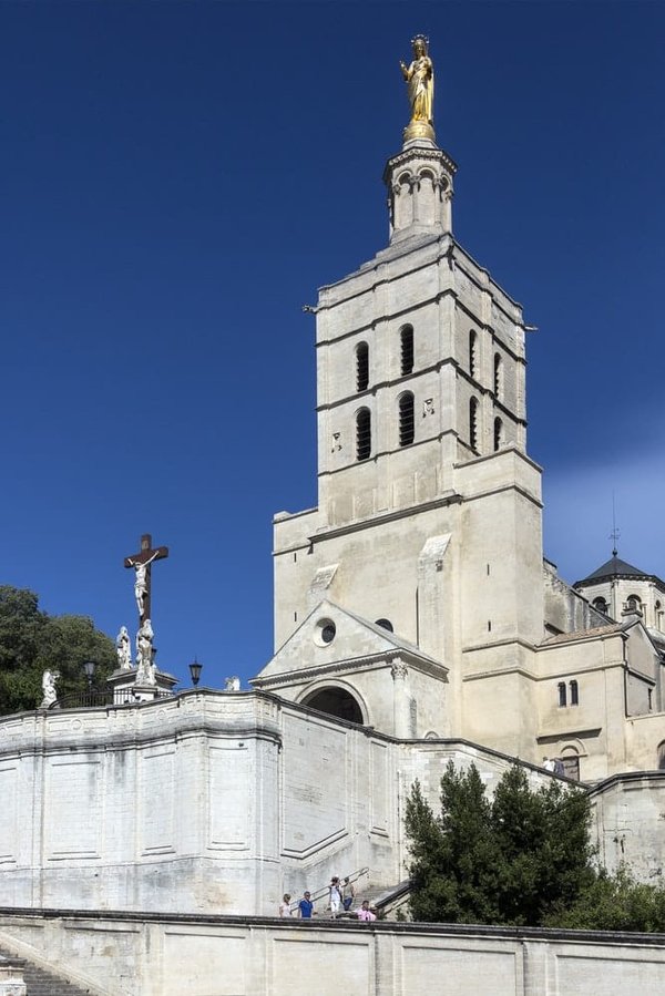 Découvrez les endroits incontournables à absolument visiter à Avignon